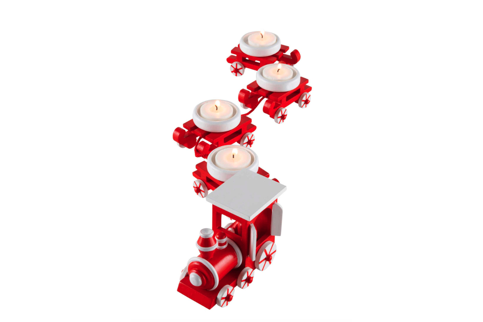 Dieser hübsche Weihnachtszug aus rot-weiß bemalten Holz ist eine originelle skandinavische Weihnachtsdeko.