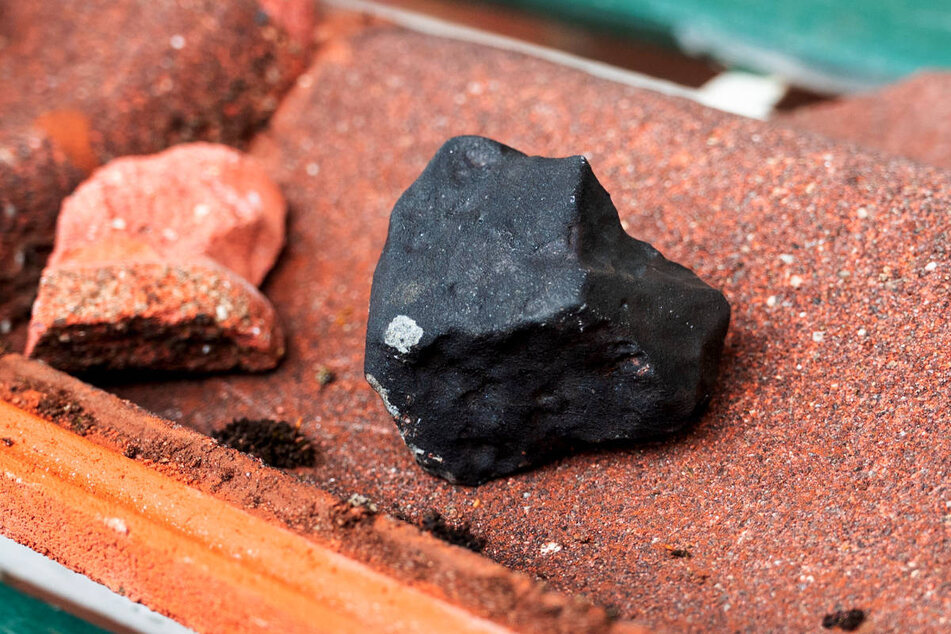 Bruchstücke von Meteoriten sind besonders bei Sammlern begehrt. (Symbolfoto)