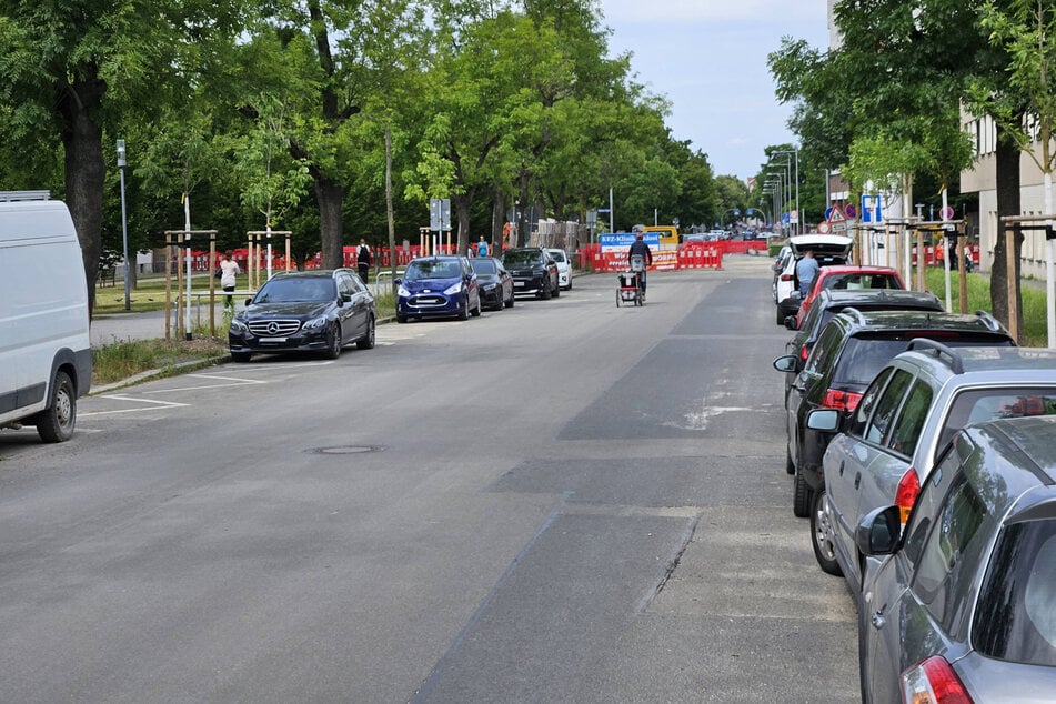 Der Radfahrer (16) war gegen 7.35 Uhr auf der Kregelstraße in Richtung Stötteritzer Straße gefahren.