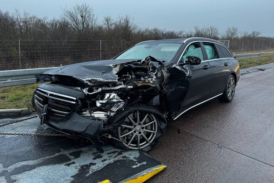 Fünf Personen sollen sich bei dem Autobahnunfall verletzt haben.