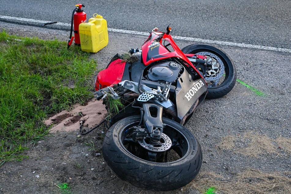 Der Motorradfahrer starb noch vor Ort.