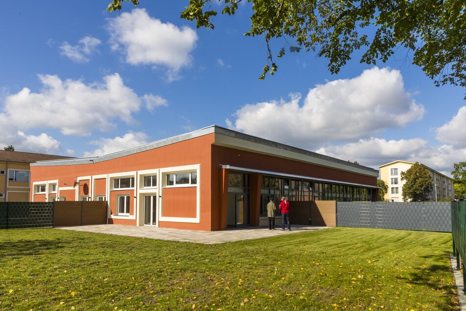Die ehemaligen HO-Kaufhallen erstrahlen als neuer Wohnraum im Zentrum Hoyerswerdas.