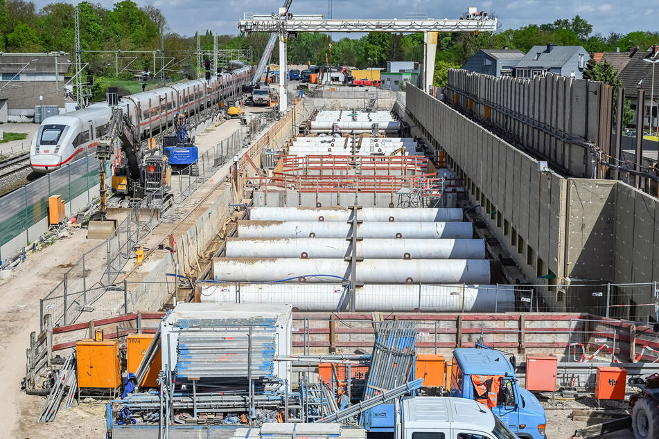 Große Baustelle mit noch größerem Konfliktpotenzial: Bahnreisende im Südwesten sollten vor allem im August gute Nerven im Gepäck haben.