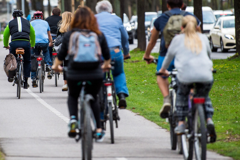 Der Allgemeine Deutsche Automobil-Club (ADAC) kritisiert zu schmale Radwege in den deutschen Städten. (Symbolbild)