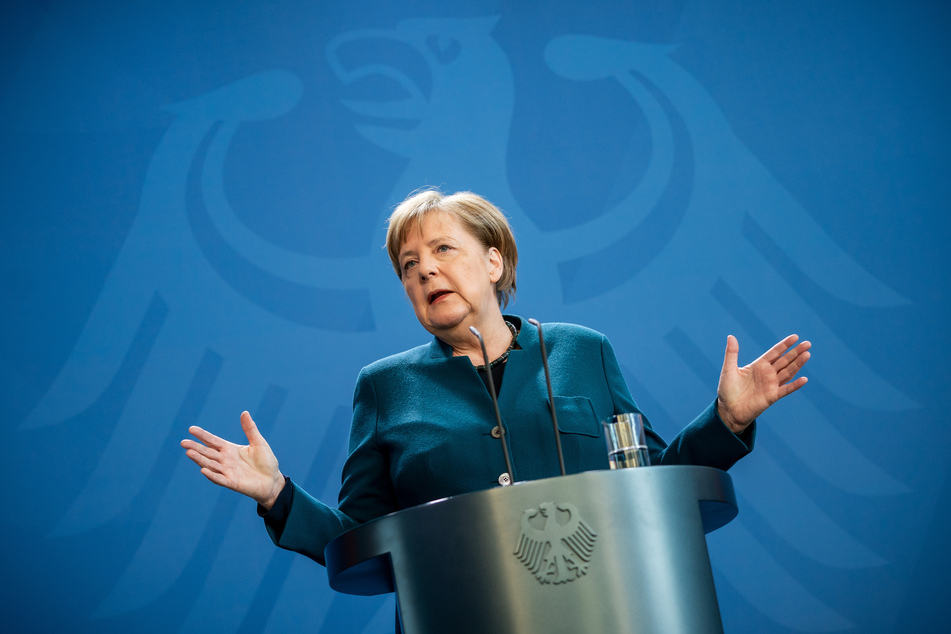 Ihr Sprecher Steffen Seibert gibt Entwarnung: Kanzlerin Angela Merkel geht es gut.