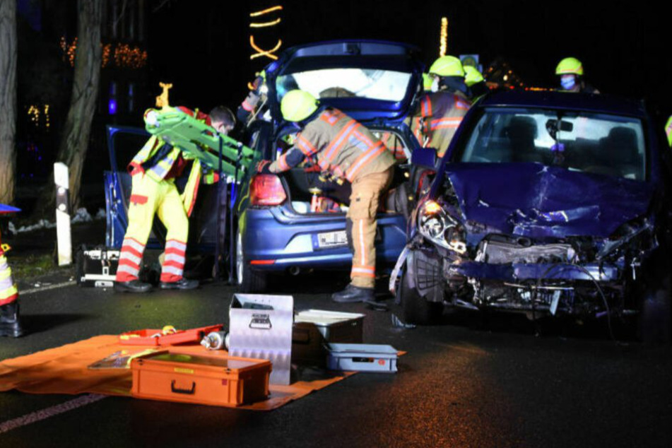 Heftiger Crash bei Wendemanöver: Drei Schwerverletzte!