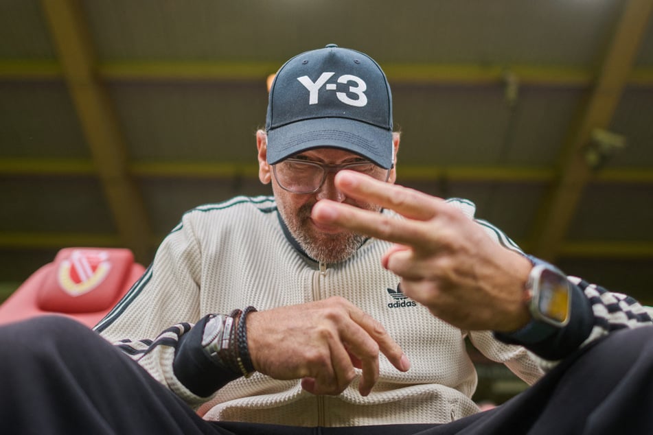 Selbst Pele Wollitz (61) kommt die Pause gelegen.