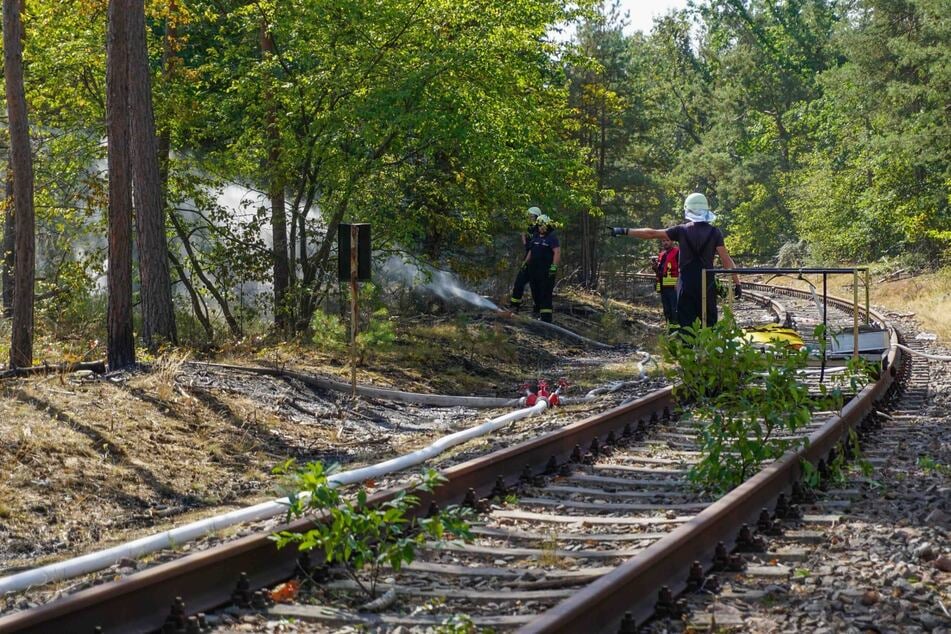 Mehrere Feuerwehren sind auch am Sonntag wieder im Einsatz.