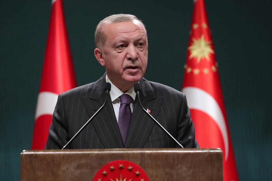Präsident Erdogan (68) hat Angekündigt, sich vor Ort selbst ein Bild von der verheerenden Lage zu machen.