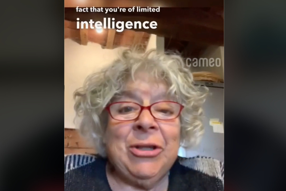 Actor Miriam Margolyes (Professor Sprout) insults more than just fan Brett Ball's intelligence in this hilarious Cameo video.