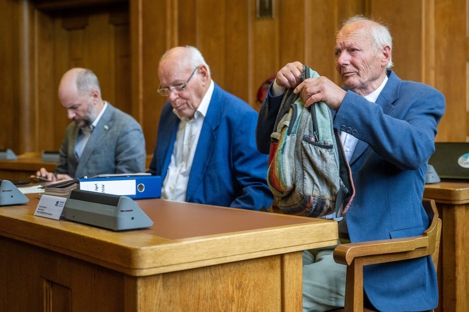 Karl Kohlmann (79, Pro Chemnitz/Freie Sachsen, r.) will sein Stadtratsmandat aus Altersgründen abgeben.
