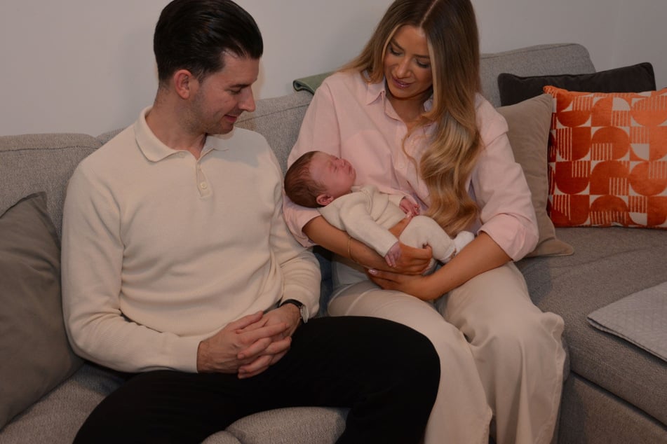 Steve Powell und Grace Bell durften kurz vor Weihnachten ihren Sohn Hugo begrüßen. Der Junge kam als erstes Kind in Großbritannien nach einer Gebärmuttertransplantation einer verstorbenen Spenderin auf die Welt.