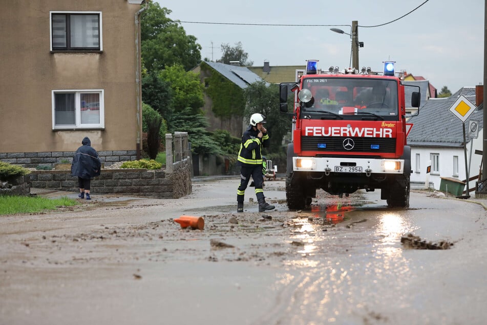 In Neukirch/Lausitz wurden ebenfalls Straßen überflutet.