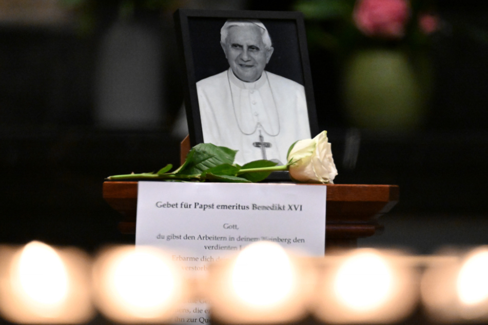 Der ehemalige Papst verstarb am 31. Dezember 2022 im Vatikan.