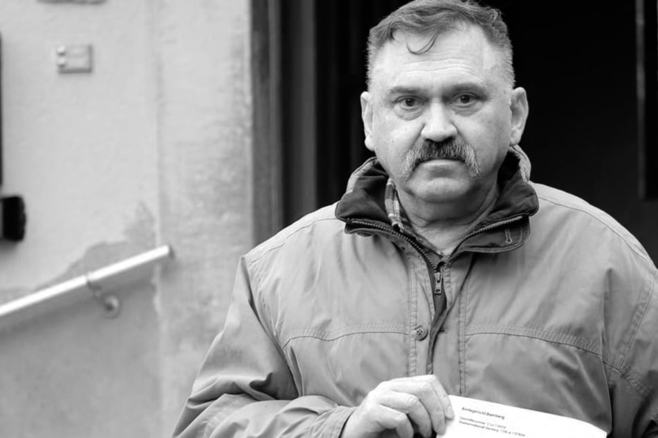 Kurz nachdem Stefan Niehoff (†65) den Post veröffentlicht hatte, stand die Polizei für eine Durchsuchung vor seiner Haustür.