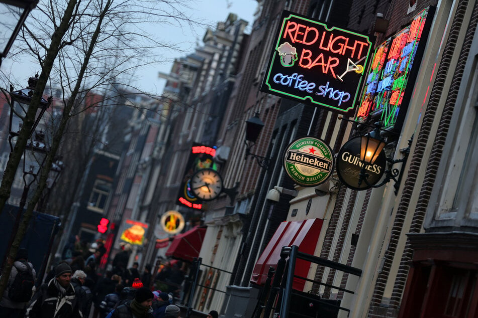 Im berüchtigten Rotlichtviertel von Amsterdam soll es zu einem erschreckenden Widersehen zwischen Vater und Tochter gekommen sein. (Symbolbild)
