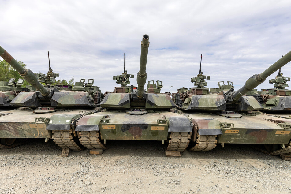 Die Amerikaner haben ihren Zeitplan zur Lieferung von Abrams-Panzern an die Ukraine nochmal überarbeitet.