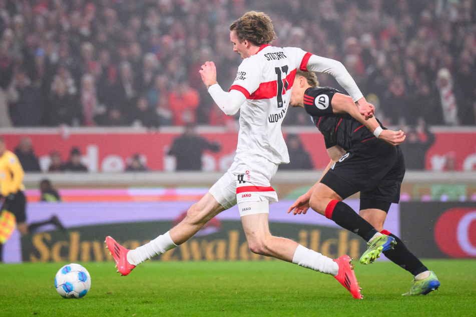 Nick Woltemade (l.) hat durch seinen Doppelpack maßgeblich zum Sieg des VfB Stuttgart beigetragen.