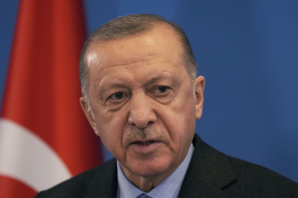 Recep Tayyip Erdogan (68), Präsident der Türkei, verhängte in zehn türkischen Regionen den Ausnahmezustand.