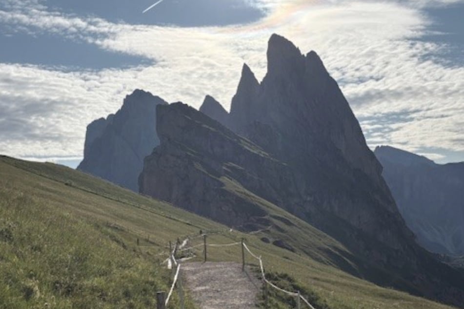 Wer eine Gipfel-Tour wagt, sollte stets wettergerechte Kleidung dabei haben.