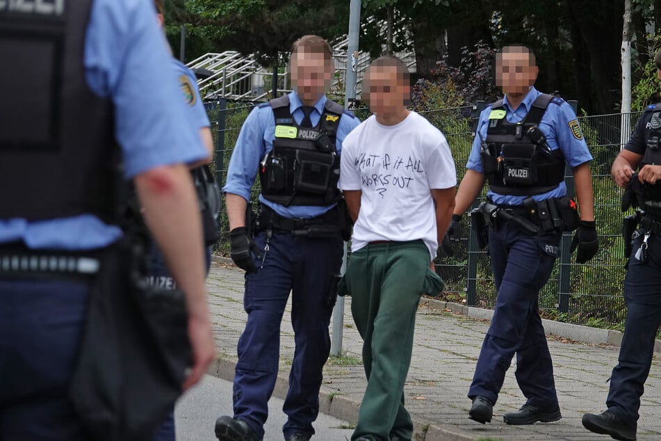 Für den 22-jährigen Deutschen endete der Raubüberfall ohne Beute und in Handschellen.