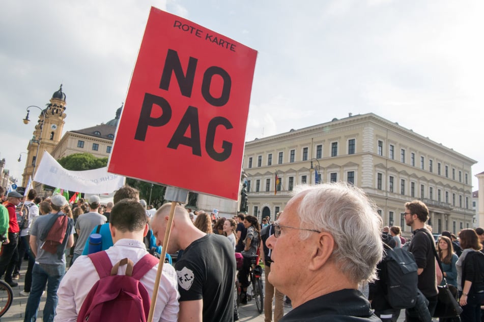 Das höchste Gericht Deutschlands soll klären, ob das Polizeiaufgabengesetz (PAG) verfassungswidrig ist.