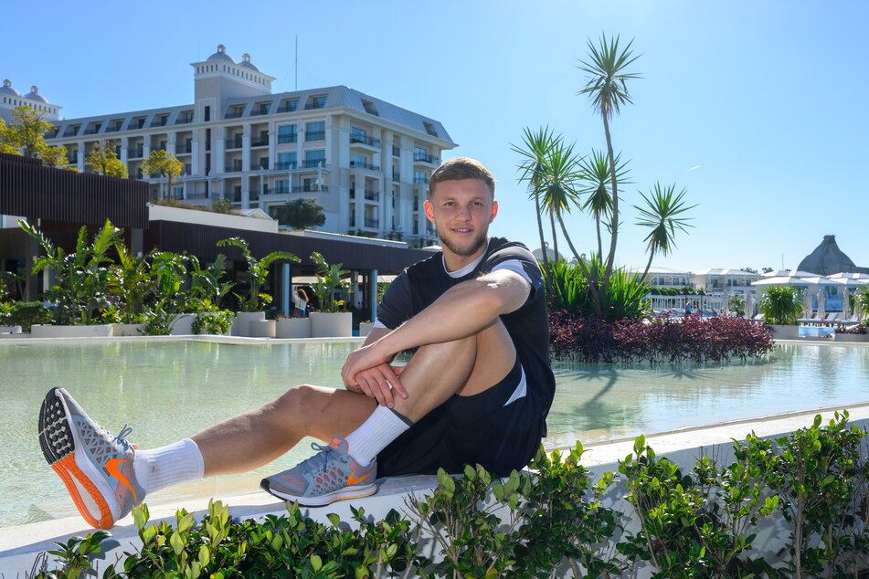 Chillen am Pool: Die Dynamo-Profis um Tom Berger (22) haben am Sonntag-Nachmittag frei.