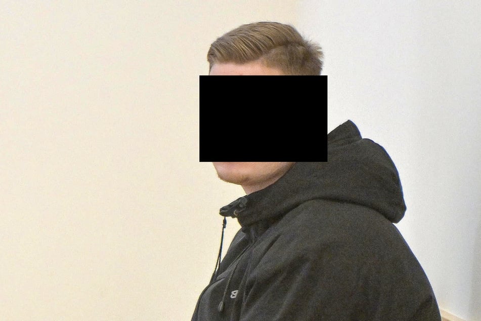 Max M. (20) gestand im Amtsgericht Pirna, dass er den Hund seiner Freundin (19) attackierte.