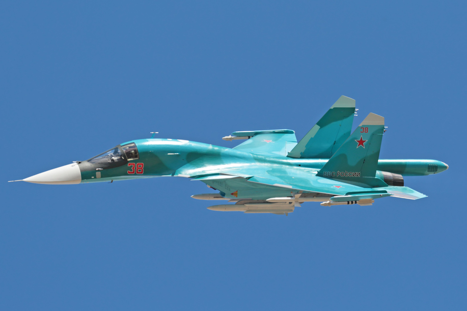 Ein Jagdbomber vom Typ Suchoi Su-34 (Nato-Code Fullback) im Flug. (Symbolbild)
