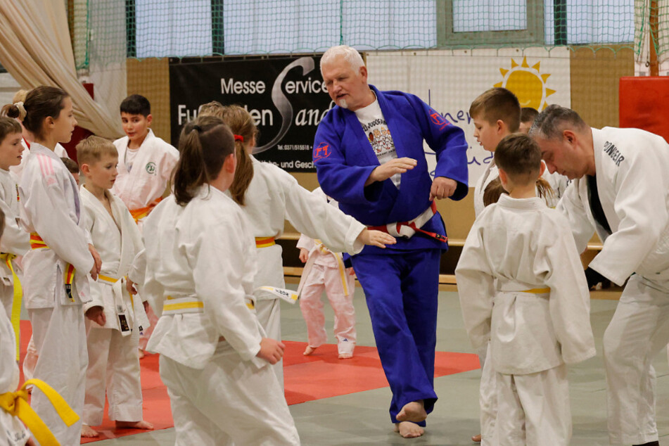 Judo-Meister Franz Kofler (66) reiste aus Österreich an, um Chemnitzer Nachwuchs zu trainieren.