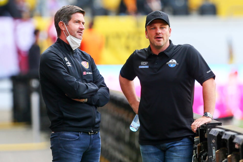 Ralf Becker (50) mit Paderborns Trainer Lukas Kwasniok (40, r.). Dessen Jungs zeigten sich eiskalt in Dresden.