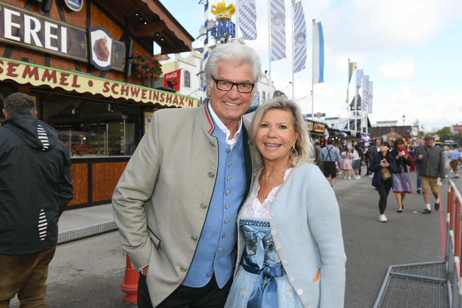 Marianne (69) und Michael Hartl (73) auf dem Oktoberfest.