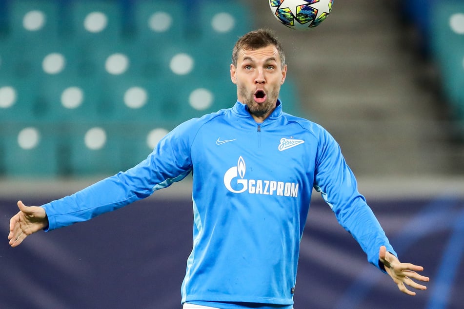 Artjom Dsjuba (32) kickt bei Zenit St. Petersburg.