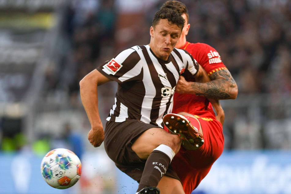 Martijn Kaars (26, v.) fühlt sich beim FC St. Pauli wohl.