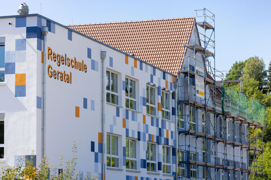 An- und Umbaumaßnahmen an der Regelschule Geratal. Der Sanierungsbedarf an Thüringer Schulen beläuft sich den Angaben zufolge auf mehr als 1,5 Milliarden Euro.