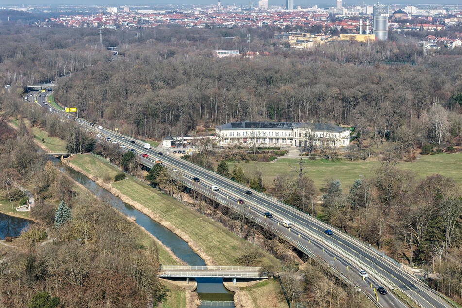 Die Brücke besteht aus Henningsdorfer Spannstahl und wurde in den 1970ern erbaut. (Archivbild)