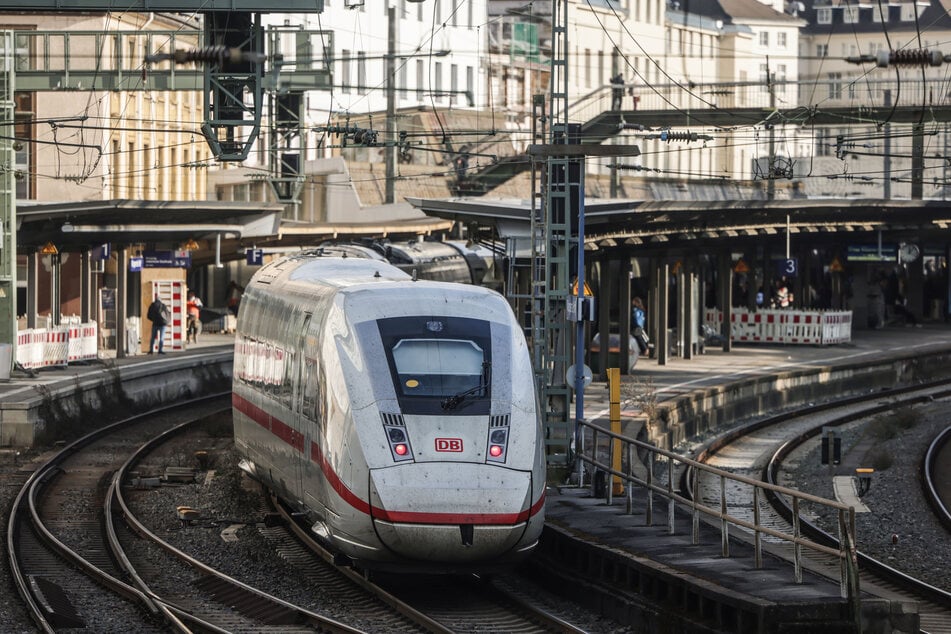 Bahnreisende in der Region rund um Wuppertal sind im Moment leidgeprüft.