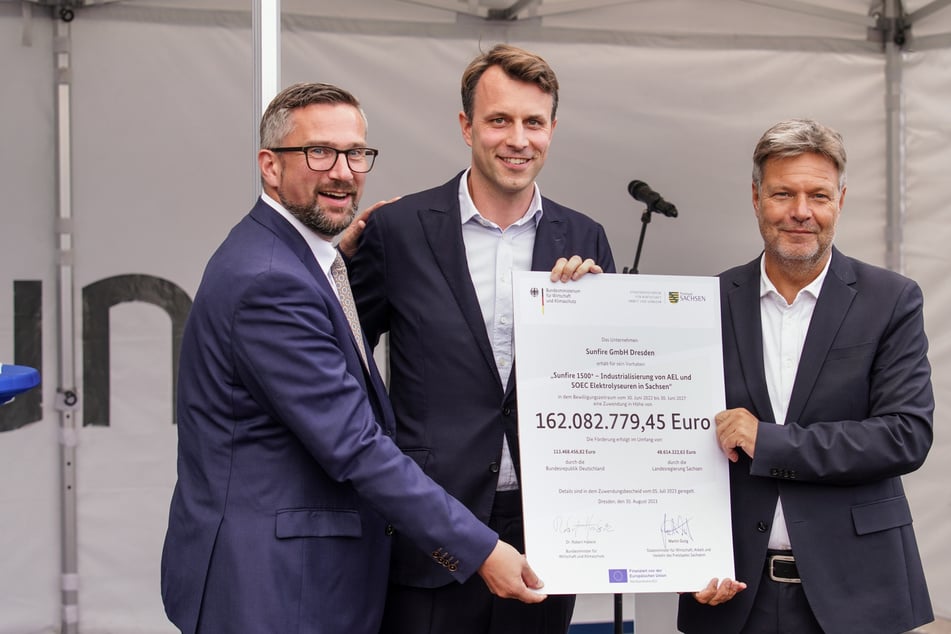 162 Millionen Euro für "Sunfire": Habeck bringt in Dresden das Geld vorbei
