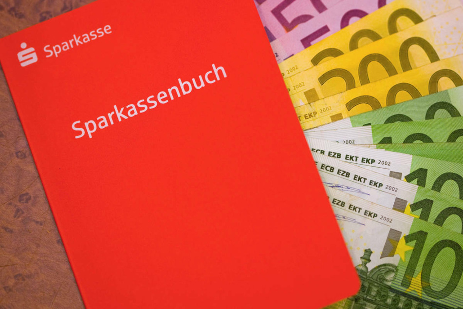 Zu wenig Zinsen gezahlt: Klage gegen Sparkasse erhoben