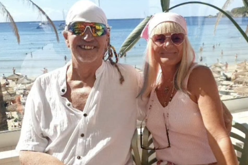 "Goodbye Deutschland"-Star Thommy Schmelz (54) hat weiterhin mit gesundheitlichen Problemen zu kämpfen, wie seine Ehefrau Kathrin (57) offenbart.