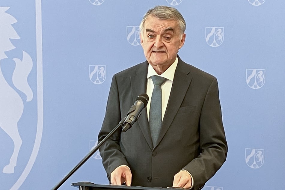 Nach Angaben von NRW-Innenminister Herbert Reul (72, CDU) besteht kein Grund zur Sorge: Deutschland belege in der Stromversorgung einen Spitzenplatz im internationalen Vergleich.