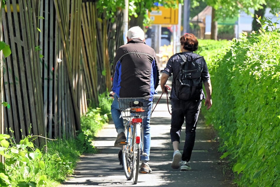 Der Geh- und Radweg an der Großbaustelle Prager Straße.