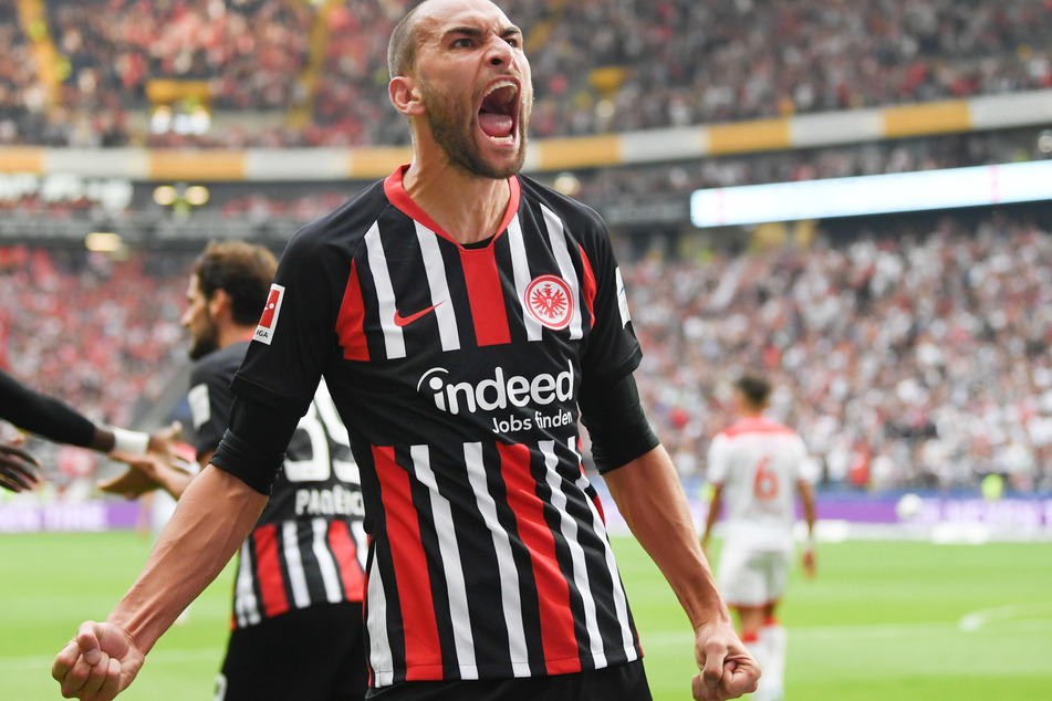 Nach dem Abgang von Bas Dost (31) bleiben Eintracht Frankfurt nur noch zwei gelernte Stürmer im Kader.