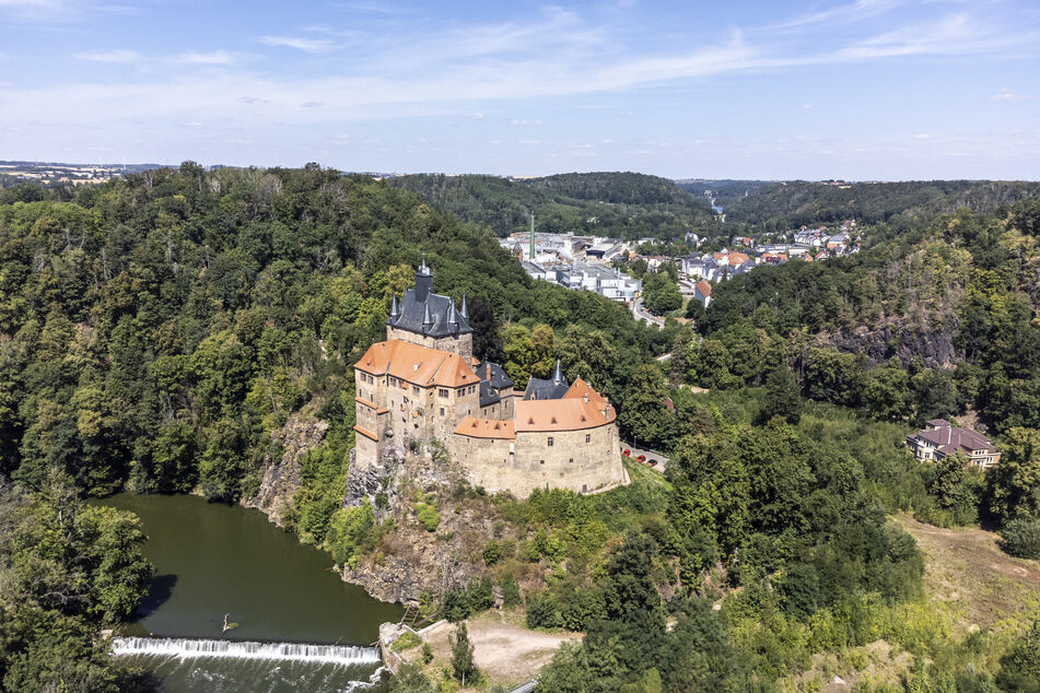 Bei einer Gästeführung könnt Ihr die Besonderheiten von Burg Kriebstein entdecken.