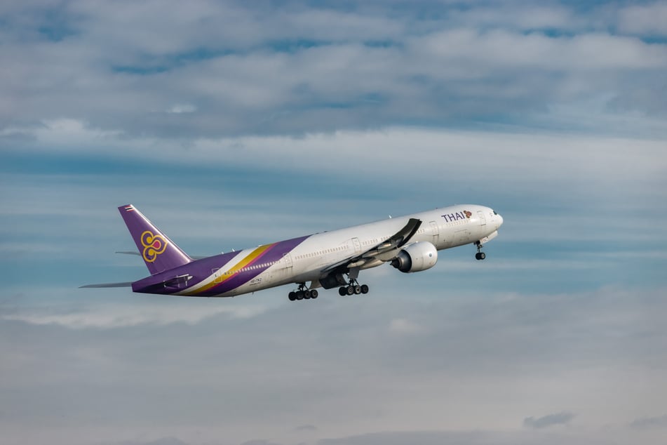 Eine Maschine von "Thai Airways" hatte Fahrwerk-Probleme und musste den Flug nach Bangkok daher abbrechen. (Symbolfoto)