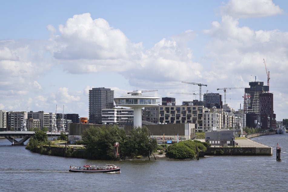 In der Hamburger HafenCity soll nach einer Vereinbarung zwischen dem Hamburger Senat und der Kühne-Stiftung das neues Opernhaus entstehen. (Archivfoto)