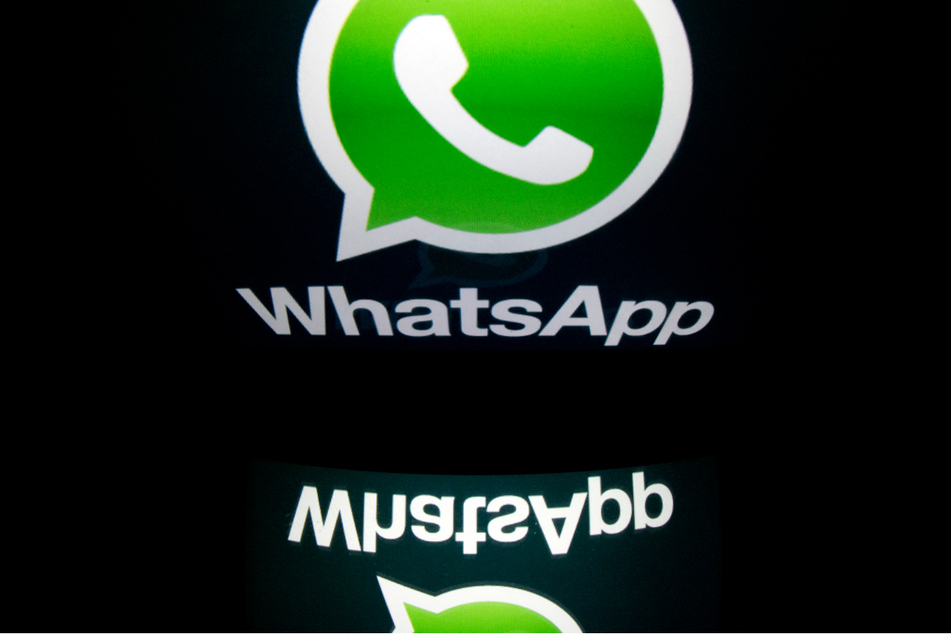 How do you create a WhatsApp chat without storing the number in your phone contacts?
