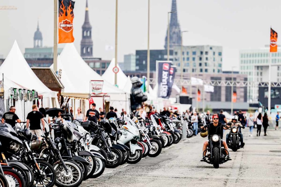 Bereits am Auftakttag der Hamburger Harley Days kamen mehrere tausend Menschen auf den Großmarkt.