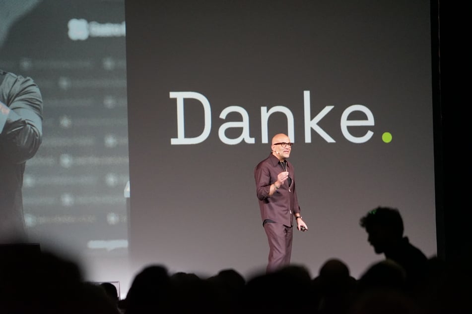 Üres bedankte sich bei den zahlreich erschienenen Gästen und kündigte zugleich eine "Weltneuheit" an: Eine speziell für die Gastronomie entwickelte Software, die den Arbeitsalltag erleichtern soll.