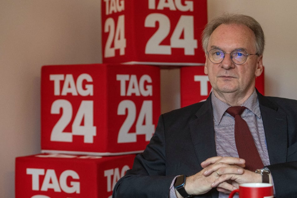 Sachsen-Anhalts Ministerpräsident Reiner Haseloff (69, CDU) fordert eine striktere Außenpolitik von der Bundesregierung.